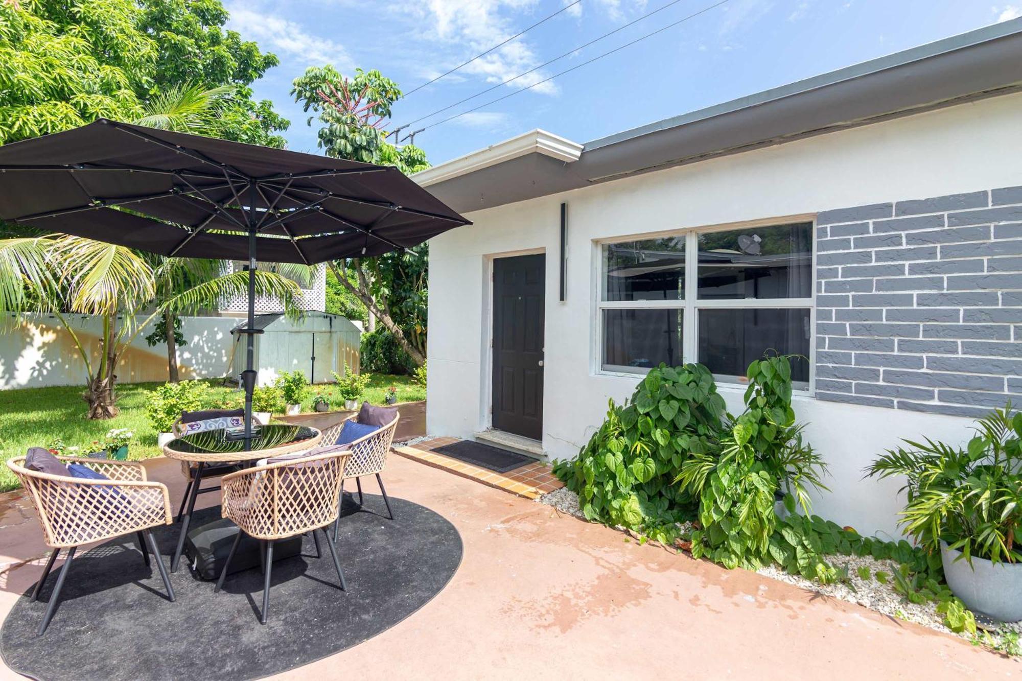 Serene Cottage Retreat, Ideal For Couples & Solo 마이애미 외부 사진
